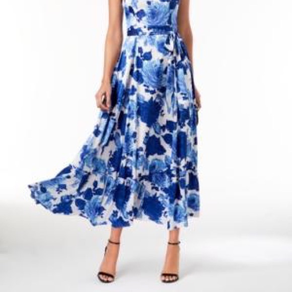 Belted Floral-print Maxi Dress In Blue White - Picture 2 of 2